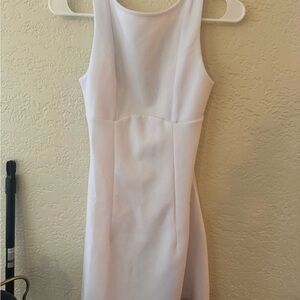 Elegant White Sleeveless Dress